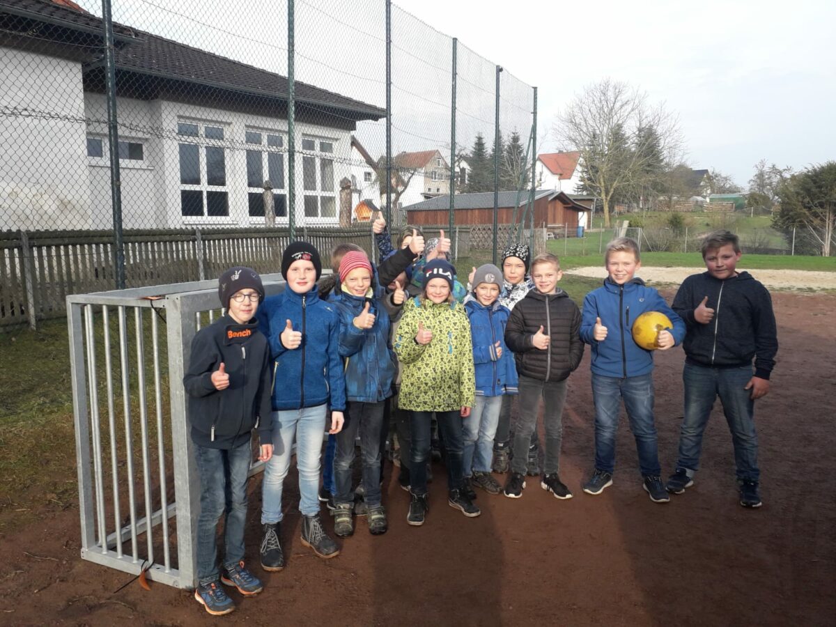 Neues Fußballtor Für Unseren Sportplatz – Naturpark Grundschule